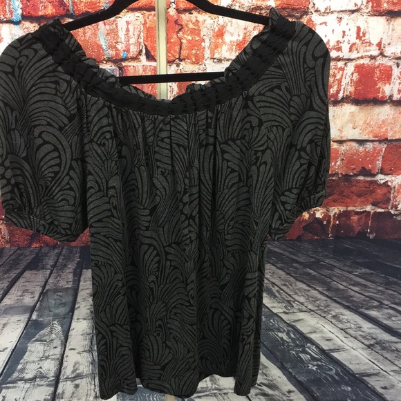 SOLD-Michael by Michael Kors Gray & Black Med Top - Picture 4 of 8